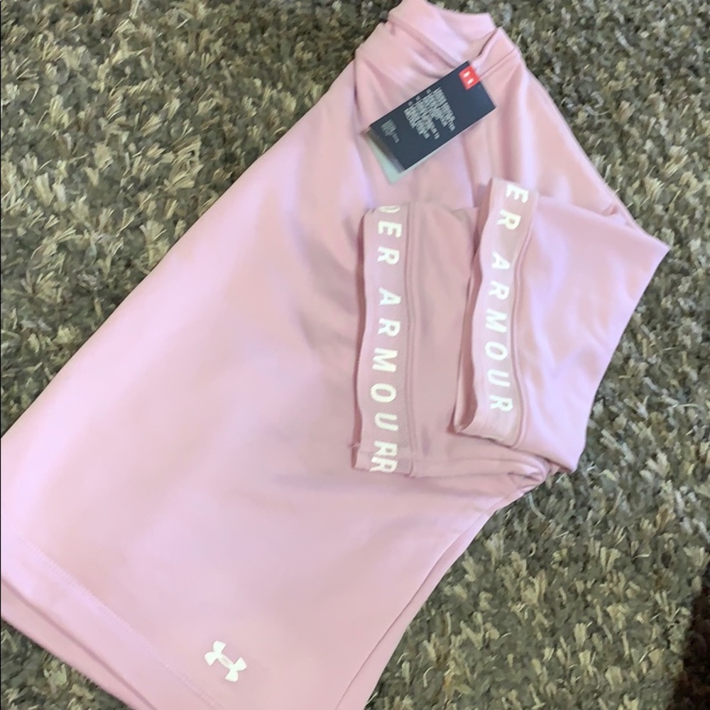 Under armour top size med